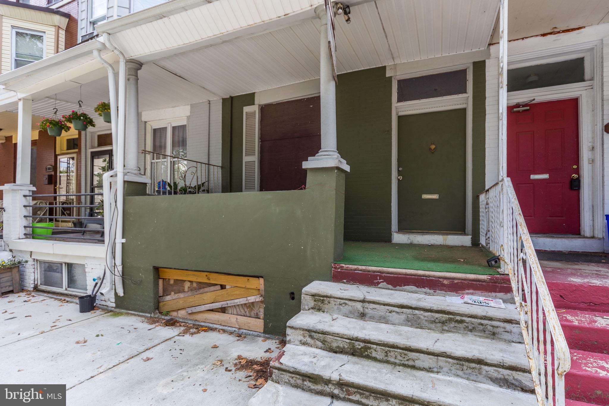 2312 Reed Street Philadelphia, PA 19146 - Photo 3 of 23 a view of entryway