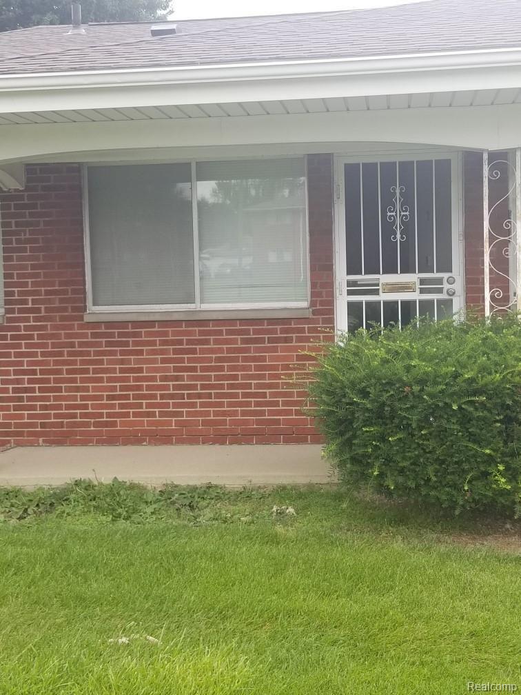 23016 Kelly Road, Unit 2 Eastpointe, MI 48021 - Photo 1 of 6 FRONT.jpeg