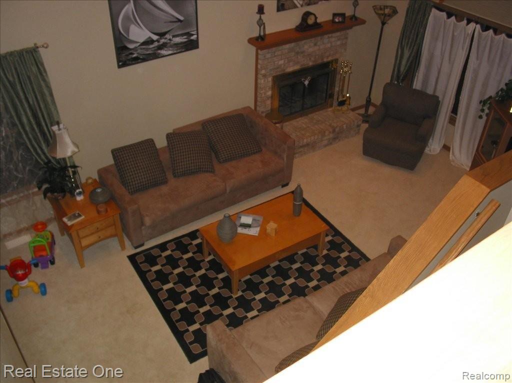 3371 Donley Avenue Rochester, MI 48309 - Photo 5 of 19 5 Living Room 2