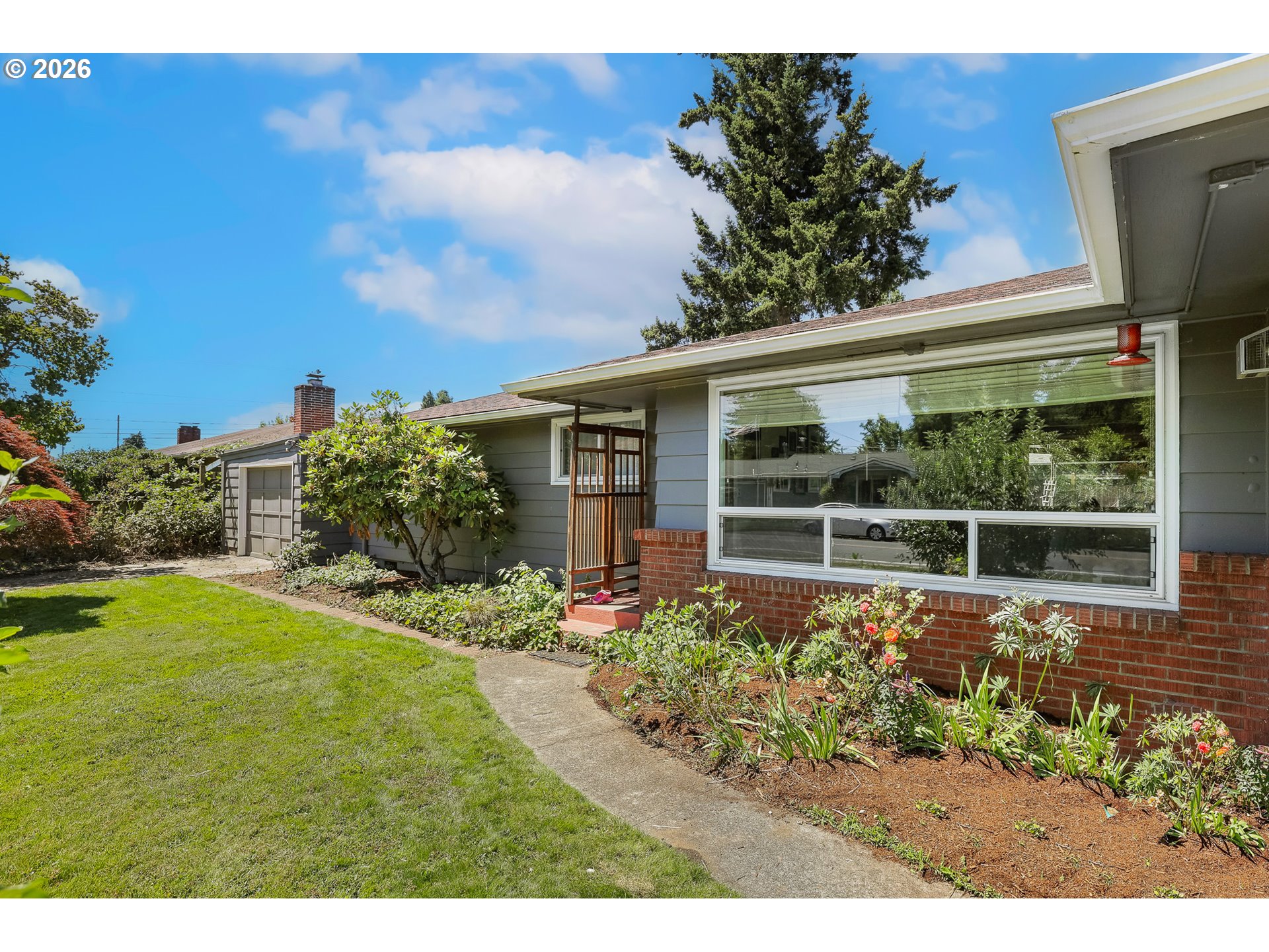 1720 Grove Street Eugene, OR 97404 - Photo 3 of 29