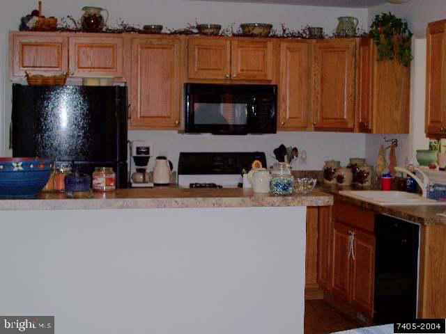 945 East Butter Road York, PA 17406 - Photo 4 of 6