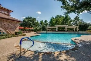 a view of a tennis court