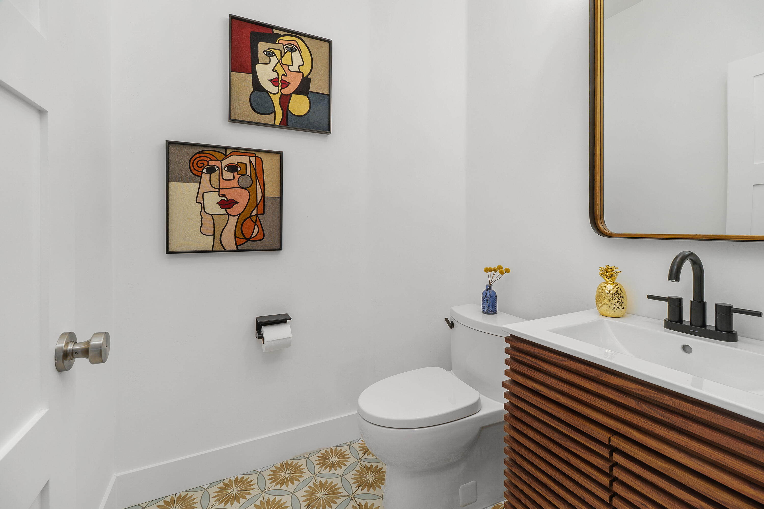 45703 Crosswater Street Indio, CA 92201 - Photo 23 of 41 45703 Crosswater - Powder Room