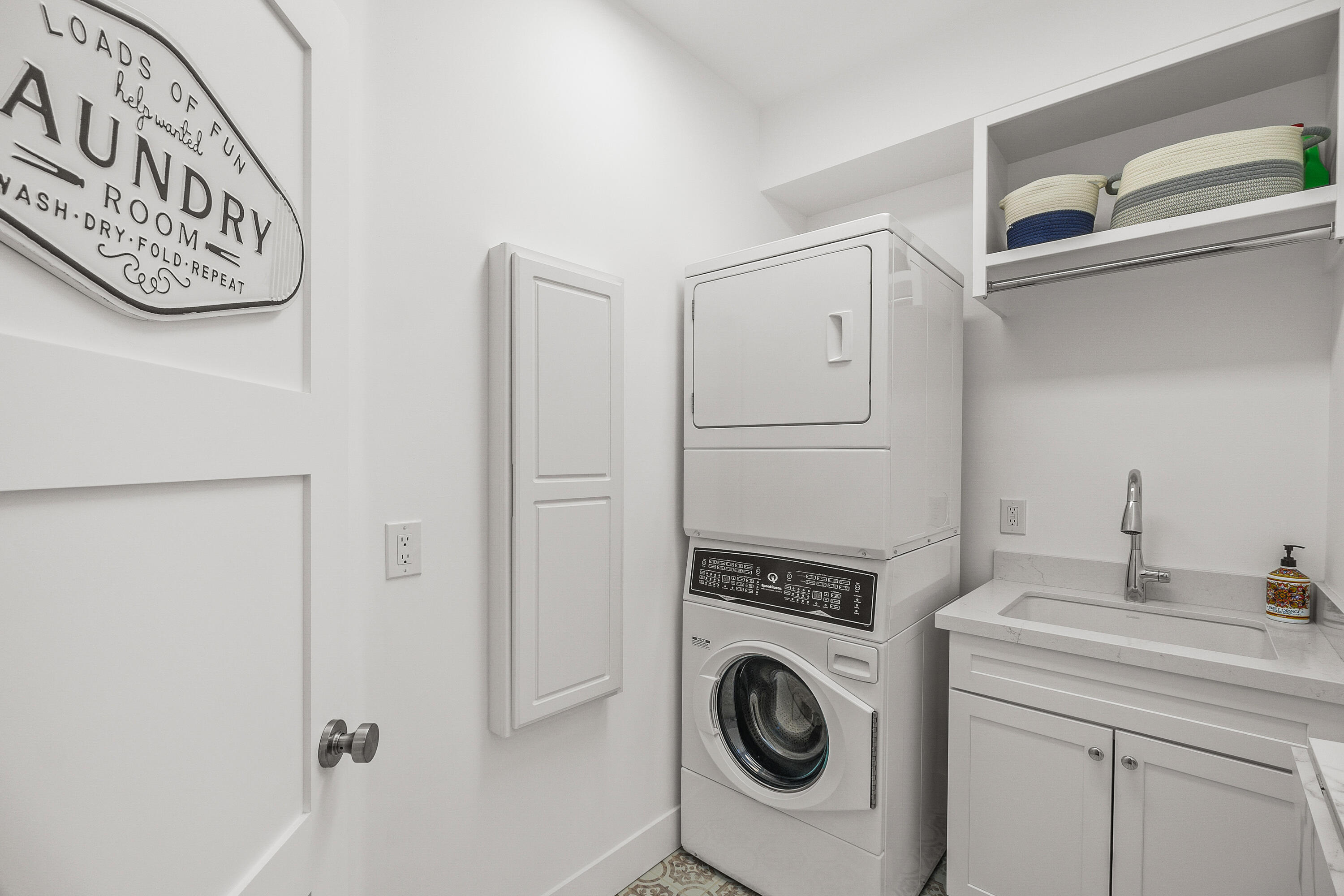 45703 Crosswater Street Indio, CA 92201 - Photo 24 of 41 a utility room with dryer and washer