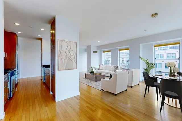 $1,600,000 | 80 Broad Street, Unit 1204, Boston, MA 02110