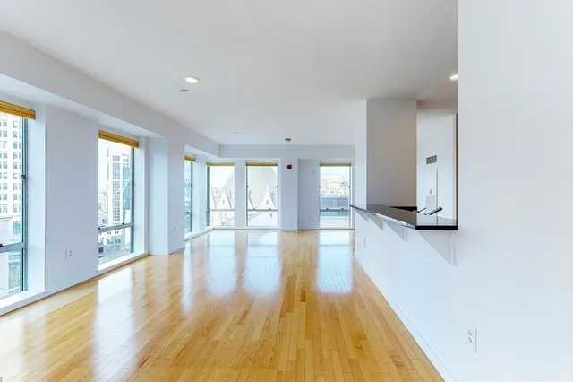 $1,600,000 | 80 Broad Street, Unit 1204, Boston, MA 02110