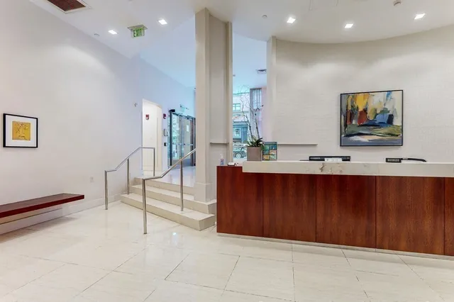 $1,600,000 | 80 Broad Street, Unit 1204, Boston, MA 02110