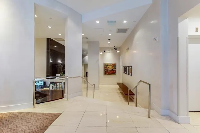 $1,600,000 | 80 Broad Street, Unit 1204, Boston, MA 02110