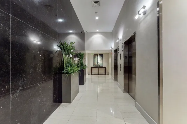 $1,600,000 | 80 Broad Street, Unit 1204, Boston, MA 02110