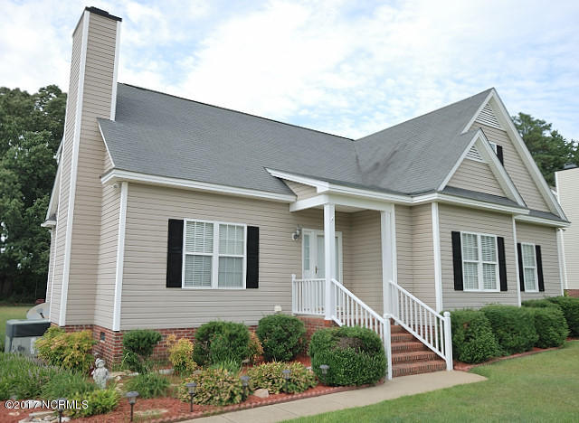 3518 Carriage Farm Road Rocky Mount, NC 27804 - Photo 2 of 39 Low maintenance vinyl siding
