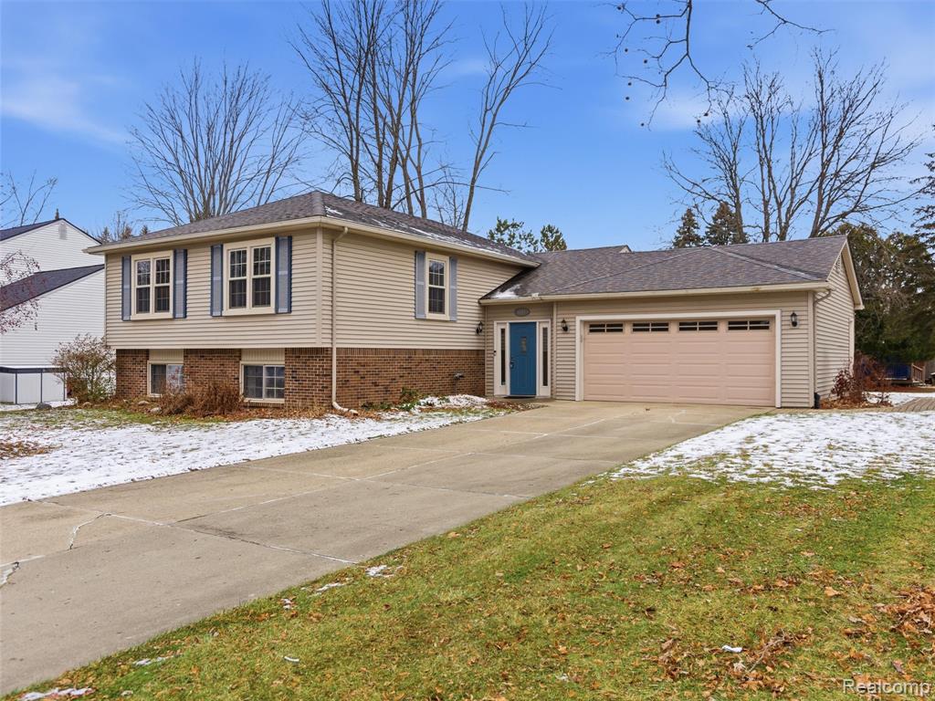 1595 Deerhurst Lane Rochester Hills, MI 48307 - Photo 3 of 40