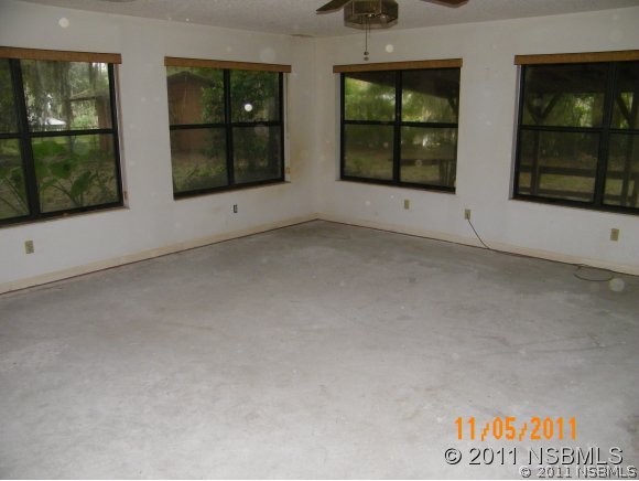 165 Azalea Road Edgewater, FL 32141 - Photo 11 of 24 Gallery Image 11