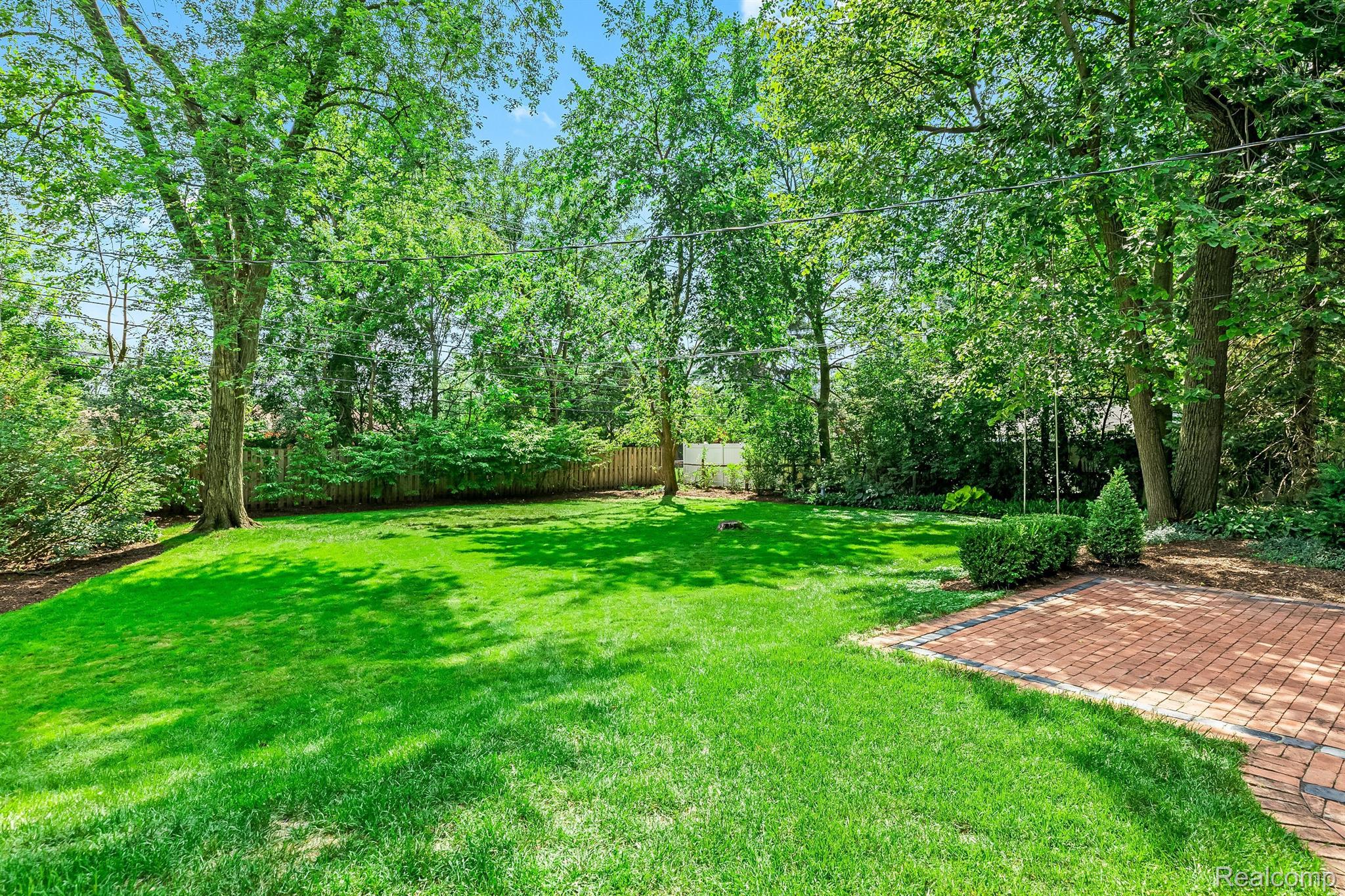 1844 Yorkshire Road Birmingham, MI 48009 - Photo 9 of 38 Gallery Image 9