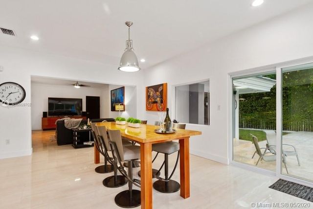 $2,700,000 | 7100 West Lago Drive, Coral Gables, FL 33143