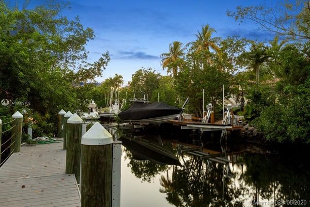 $2,700,000 | 7100 West Lago Drive, Coral Gables, FL 33143