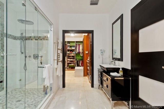 $2,700,000 | 7100 West Lago Drive, Coral Gables, FL 33143