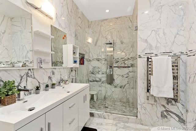 $2,700,000 | 7100 West Lago Drive, Coral Gables, FL 33143