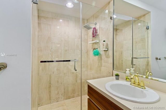 $2,700,000 | 7100 West Lago Drive, Coral Gables, FL 33143