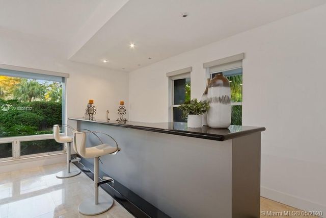 $2,700,000 | 7100 West Lago Drive, Coral Gables, FL 33143