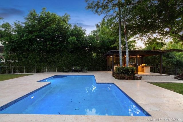 $2,700,000 | 7100 West Lago Drive, Coral Gables, FL 33143