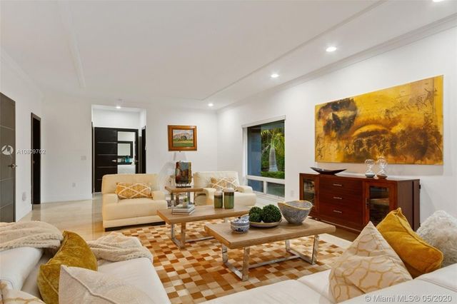 $2,700,000 | 7100 West Lago Drive, Coral Gables, FL 33143