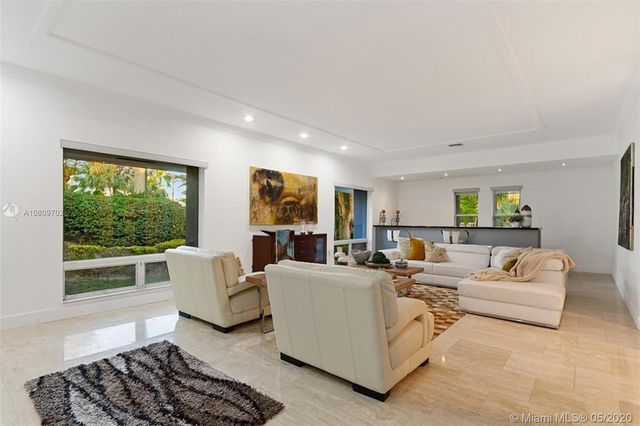 $2,700,000 | 7100 West Lago Drive, Coral Gables, FL 33143