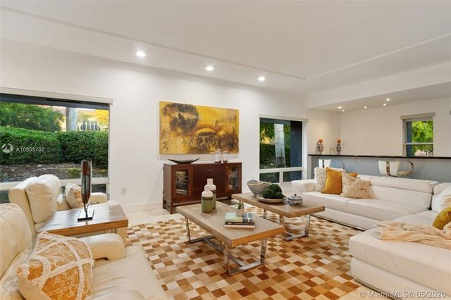 $2,700,000 | 7100 West Lago Drive, Coral Gables, FL 33143