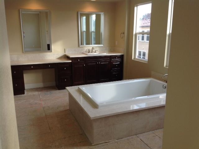 657 Blossom Road Encinitas, CA 92024 - Photo 8 of 12 Relax in the Large bathtub in the Master Bath