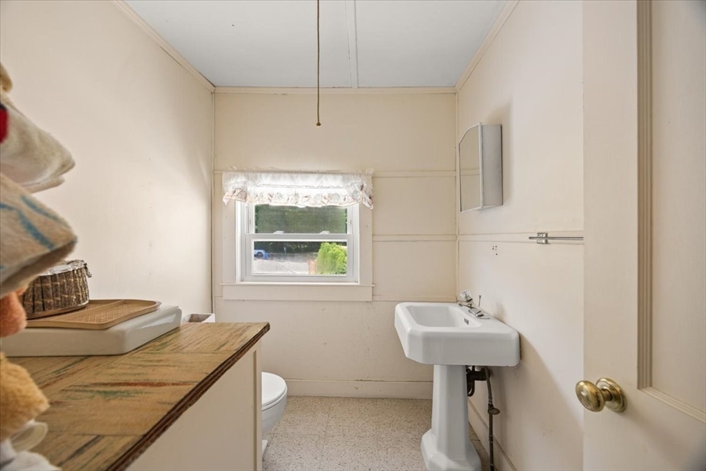 730 Eastside Road Wrentham, MA 02093 - Photo 16 of 37