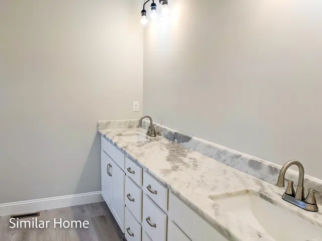 $875,000 | Lot 7-0 Sanborn Meadow, Unit 70, Fremont, NH 03044