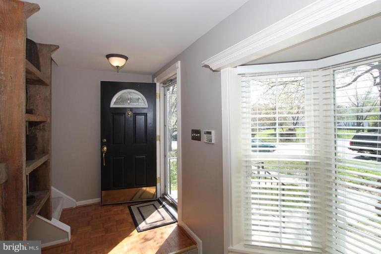 8499 Snowden Oaks Place Laurel, MD 20708 - Photo 15 of 20 Entrance / Foyer