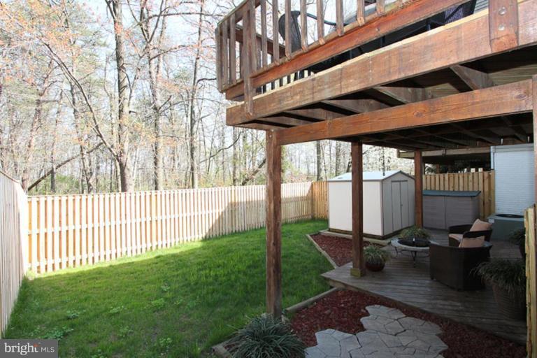 8499 Snowden Oaks Place Laurel, MD 20708 - Photo 8 of 20 Back yard