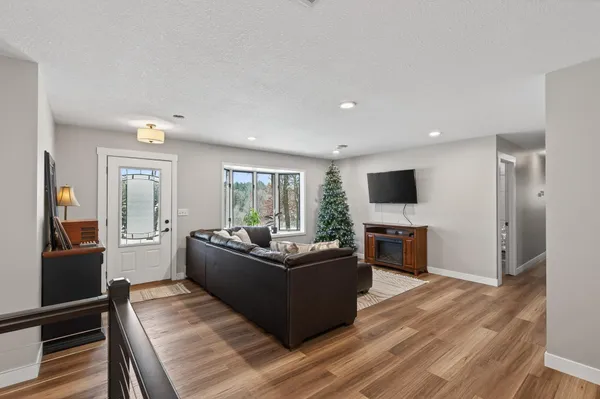 $675,000 | 20300 Otero Avenue, Hastings, MN 55033