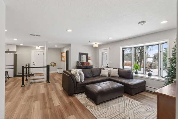 $675,000 | 20300 Otero Avenue, Hastings, MN 55033