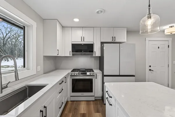 $675,000 | 20300 Otero Avenue, Hastings, MN 55033