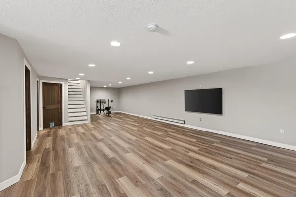 $675,000 | 20300 Otero Avenue, Hastings, MN 55033