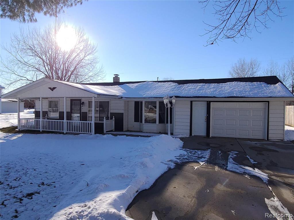 6974 South State Road Bancroft, MI 48414 - Photo 1 of 28