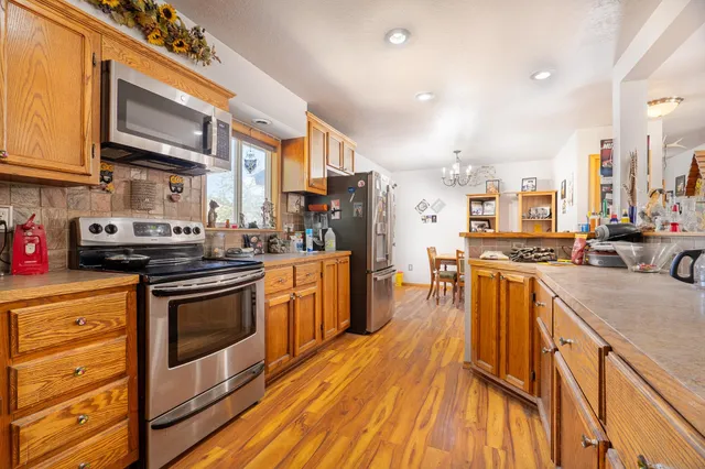 $405,000 | 665 East Riverview Lane, Kettle Falls, WA 99141