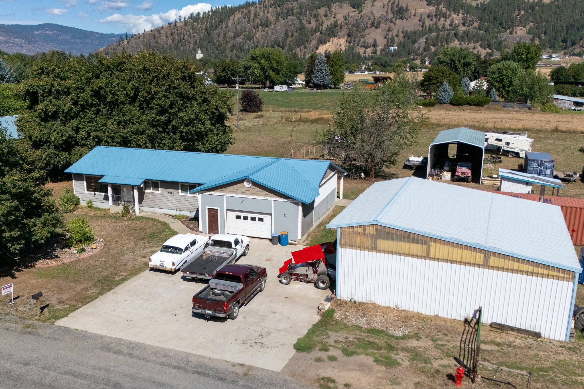 665 East Riverview Lane Kettle Falls, WA 99141 - Photo 2 of 31