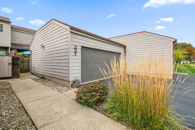 $244,900 | 237 William Latham Drive, Unit 237, Bourbonnais, IL 60914