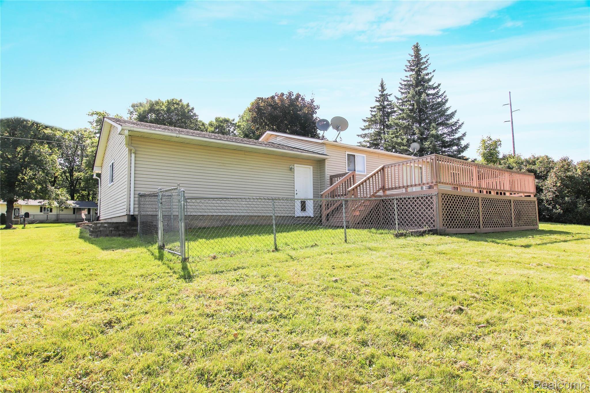 4074 Beveridge Road Flint, MI 48532 - Photo 16 of 21 4074 Beveridge - Exterior 2.jpg