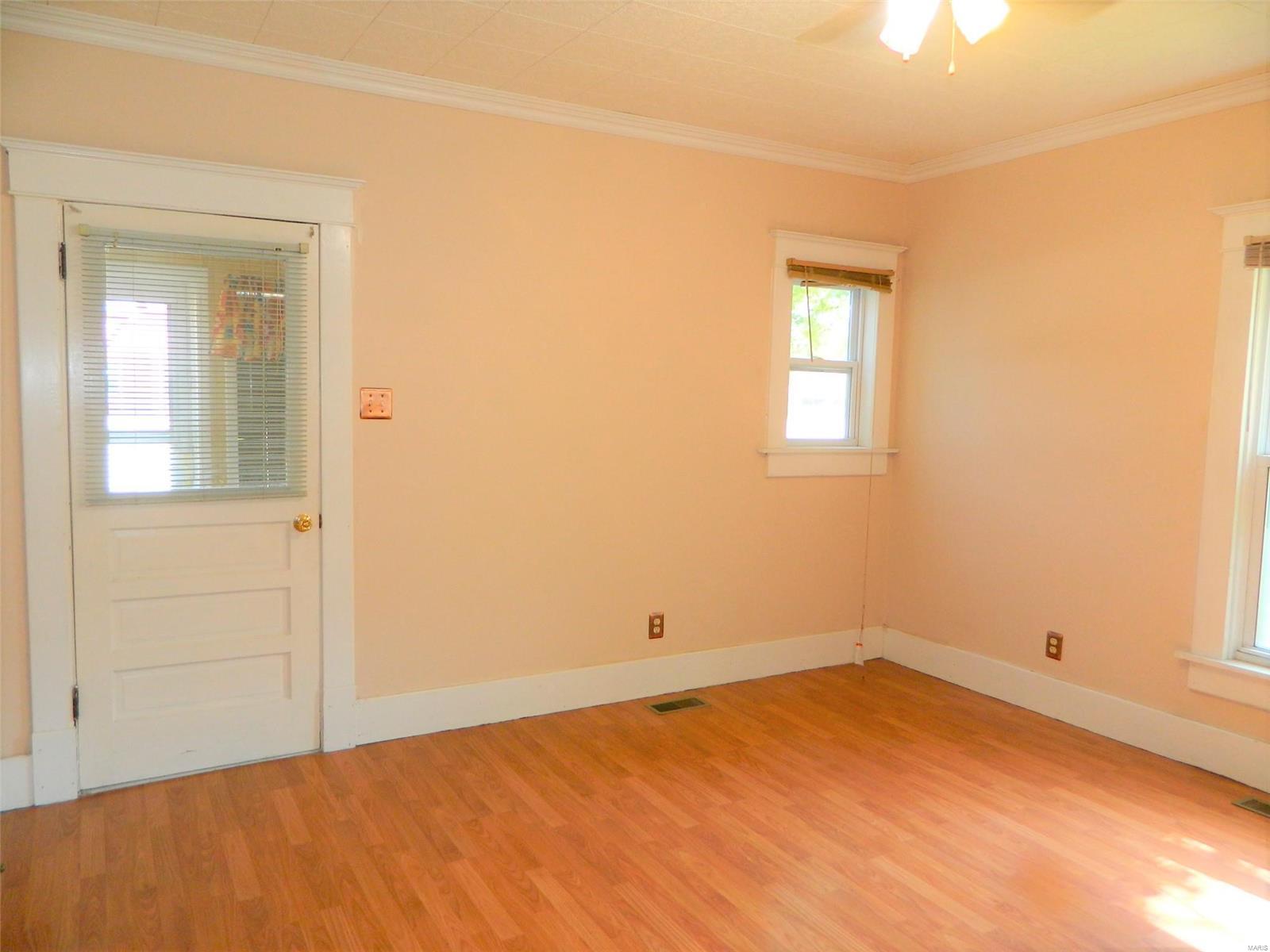 1110 Vandalia Road Hillsboro, IL 62049 - Photo 12 of 32 Gallery Image 12
