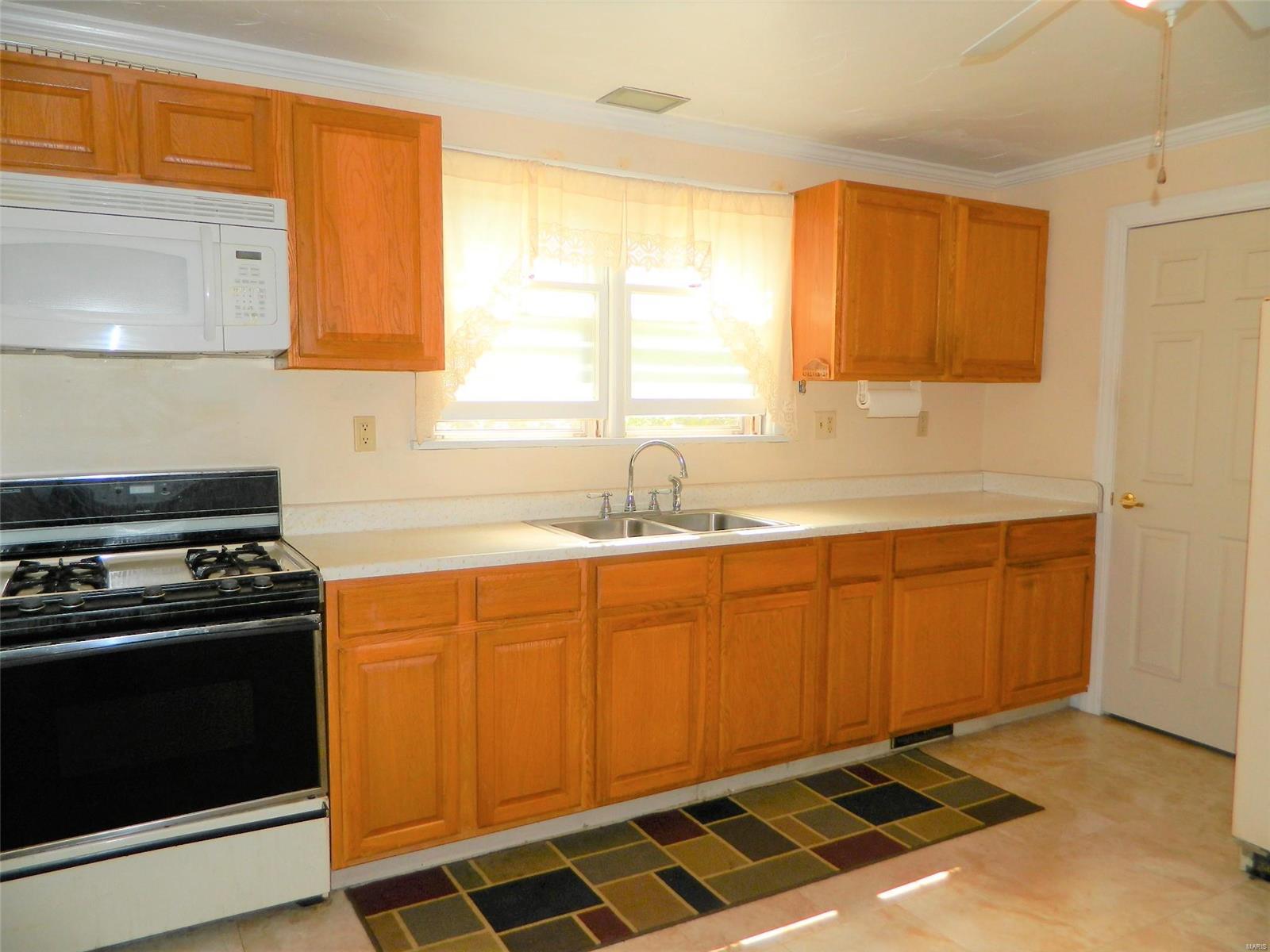 1110 Vandalia Road Hillsboro, IL 62049 - Photo 17 of 32 Gallery Image 17