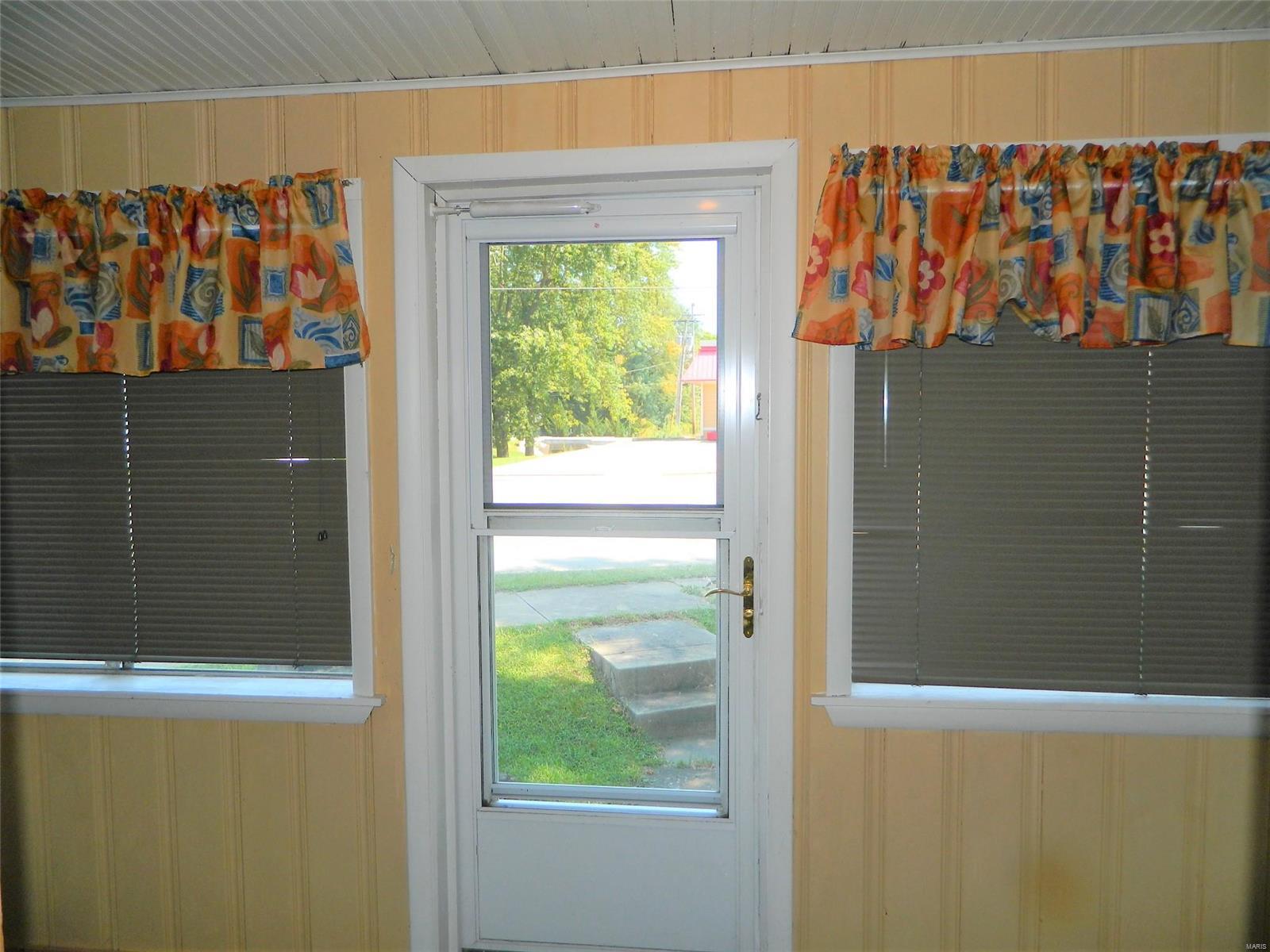 1110 Vandalia Road Hillsboro, IL 62049 - Photo 9 of 32 Gallery Image 9