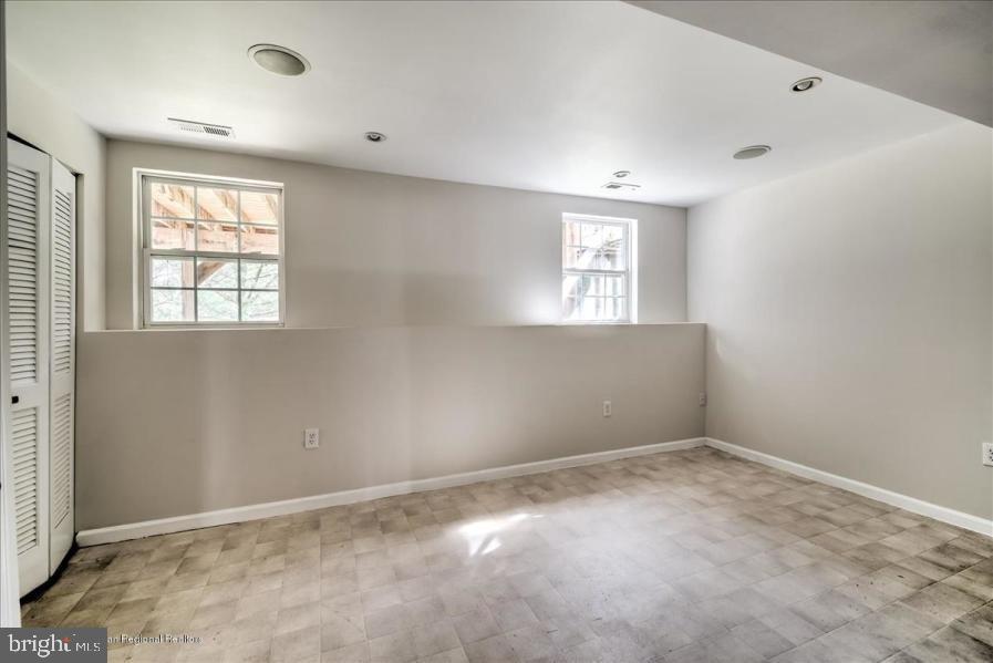41 Saxton Road, Unit 48 Farmingdale, NJ 07727 - Photo 23 of 28