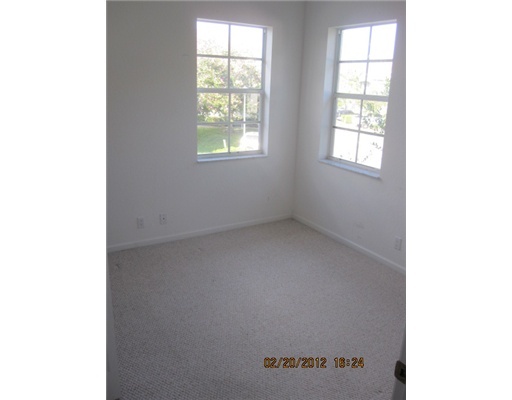 3181 Laurel Ridge Circle Riviera Beach, FL 33404 - Photo 4 of 11 Additional Photo