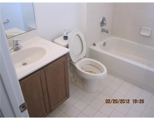 3181 Laurel Ridge Circle Riviera Beach, FL 33404 - Photo 5 of 11 Additional Photo