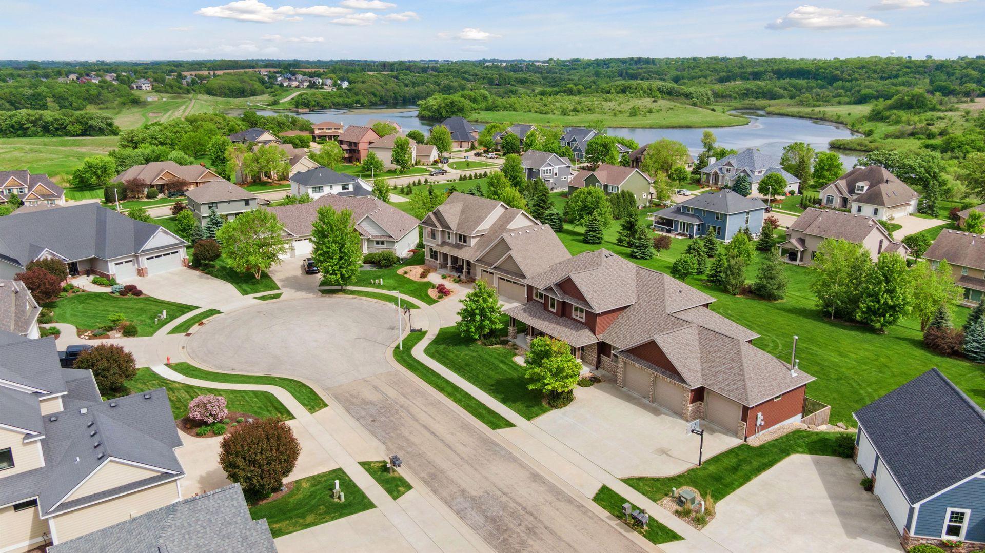 2304 Britwood Lane Southwest Rochester, MN 55902 - Photo 4 of 84