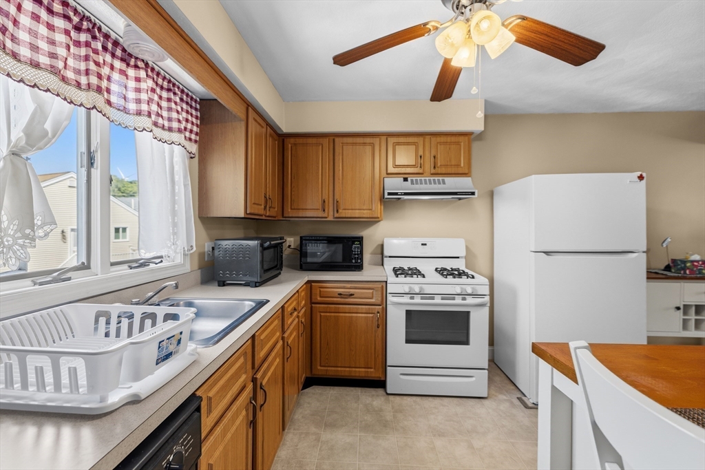 50 Clark Street, Unit 22 Fall River, MA 02720 - Photo 6 of 26