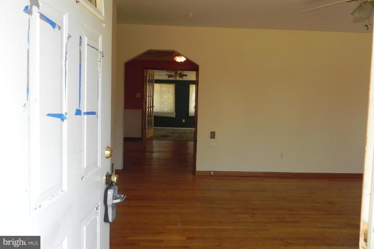 7015 Presley Road Lanham, MD 20706 - Photo 2 of 16 Living Room